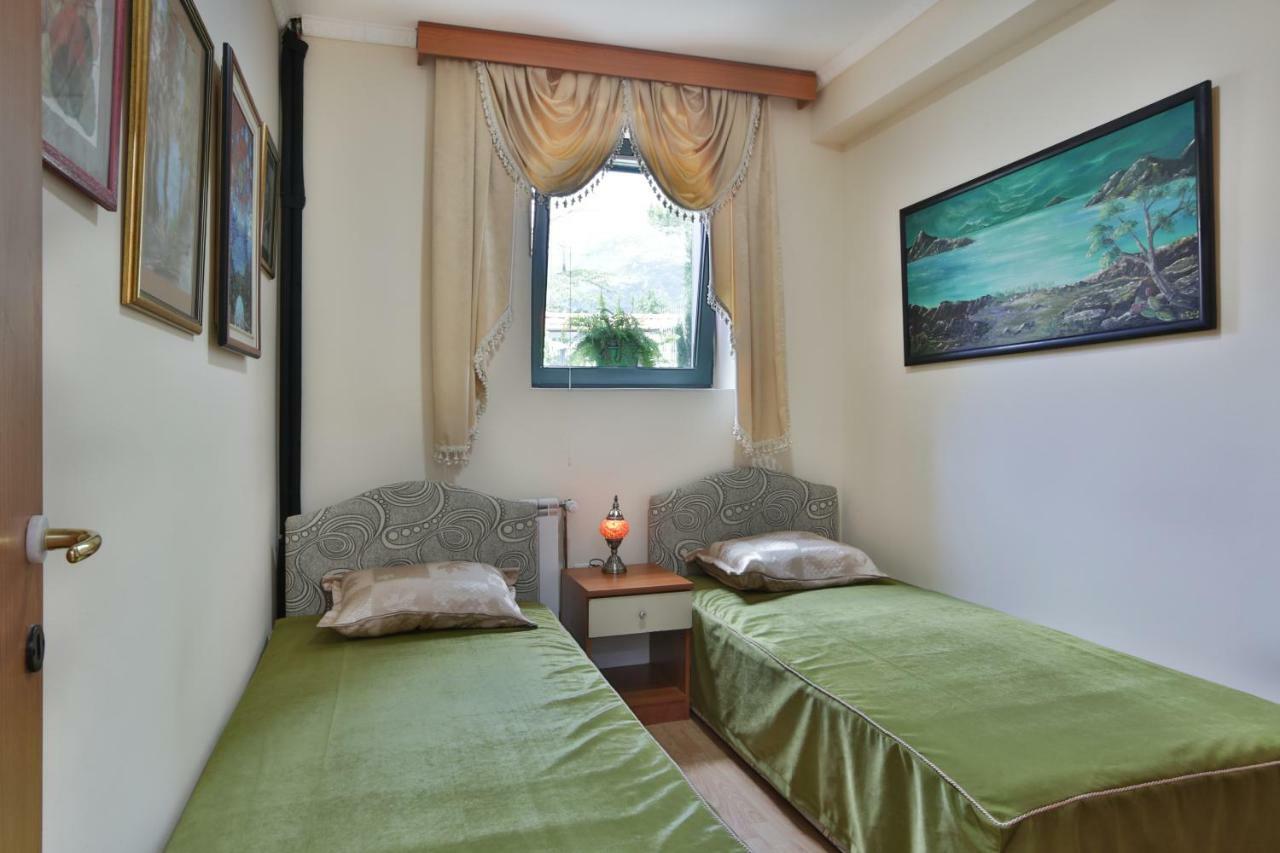Apartments Holiday Lux Sutomore Exterior foto