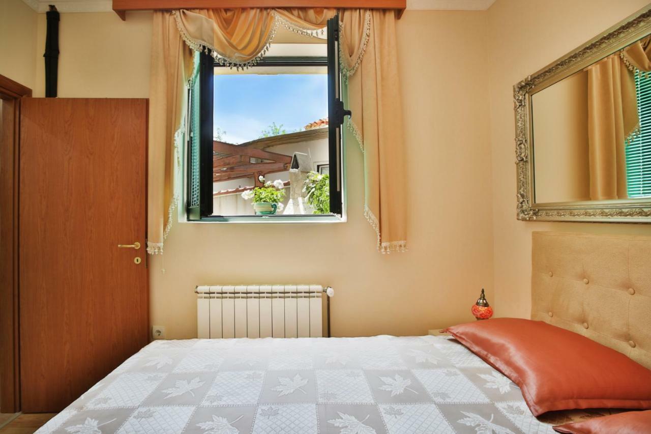 Apartments Holiday Lux Sutomore Exterior foto